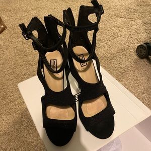 SignAture shimmering bead heels